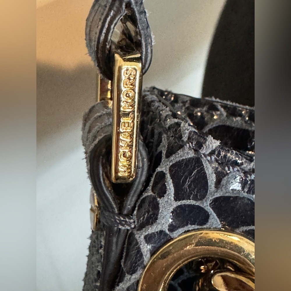 MICHAEL KORS Navy Blue Snakeskin Embossed Leather Shoulder Bag Gold Chain Accent - Picture 12 of 12